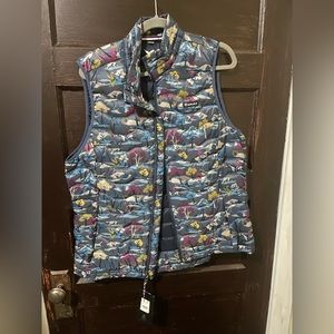 NWT Ariat down vest. Hunter/fox hunting print